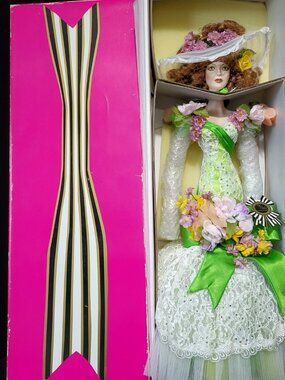 $300~BOB MACKIE~22" LEGENDARY BEAUTIES SPRING PORCELAIN DOLL~NEVER DISPLAYED